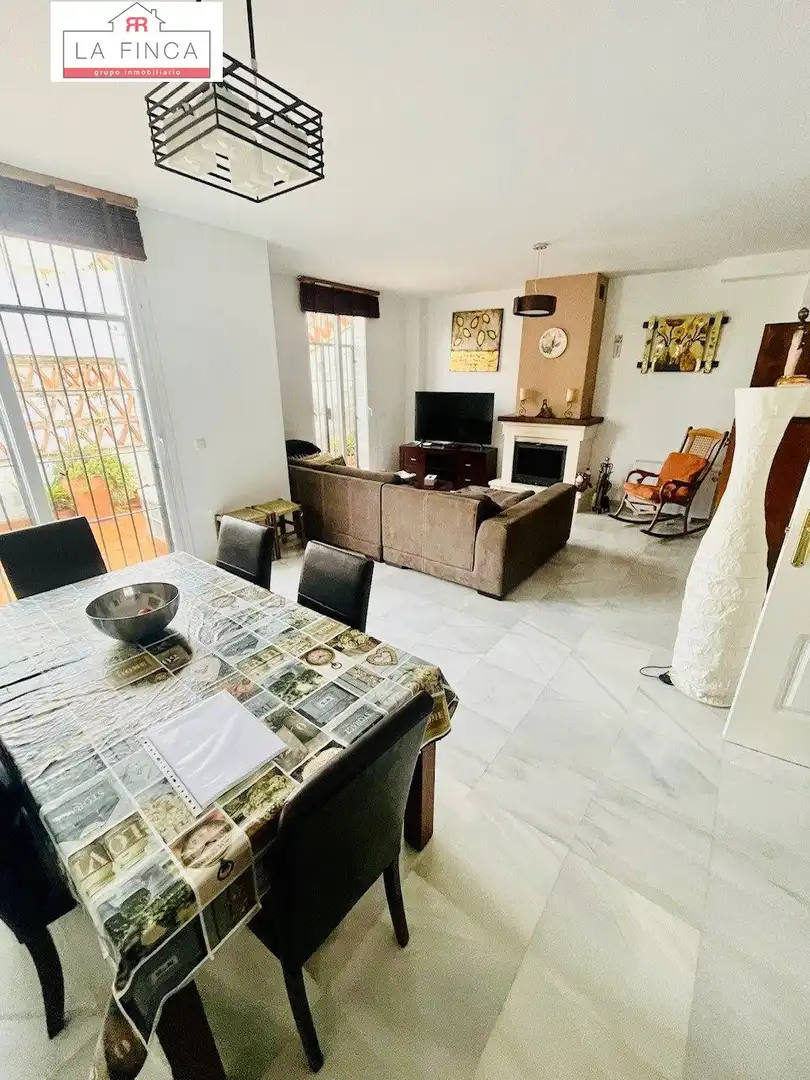 Living room of Detached homes for sale in Benalmádena  with Air Conditioner, Terrace and Storage room