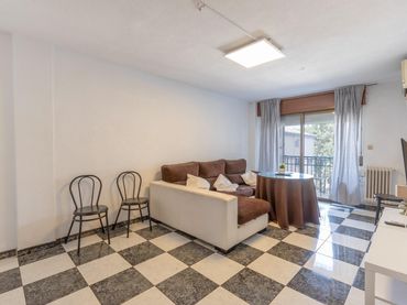 Piso con balcón en venta en Calle Calle Rosalía de Castro