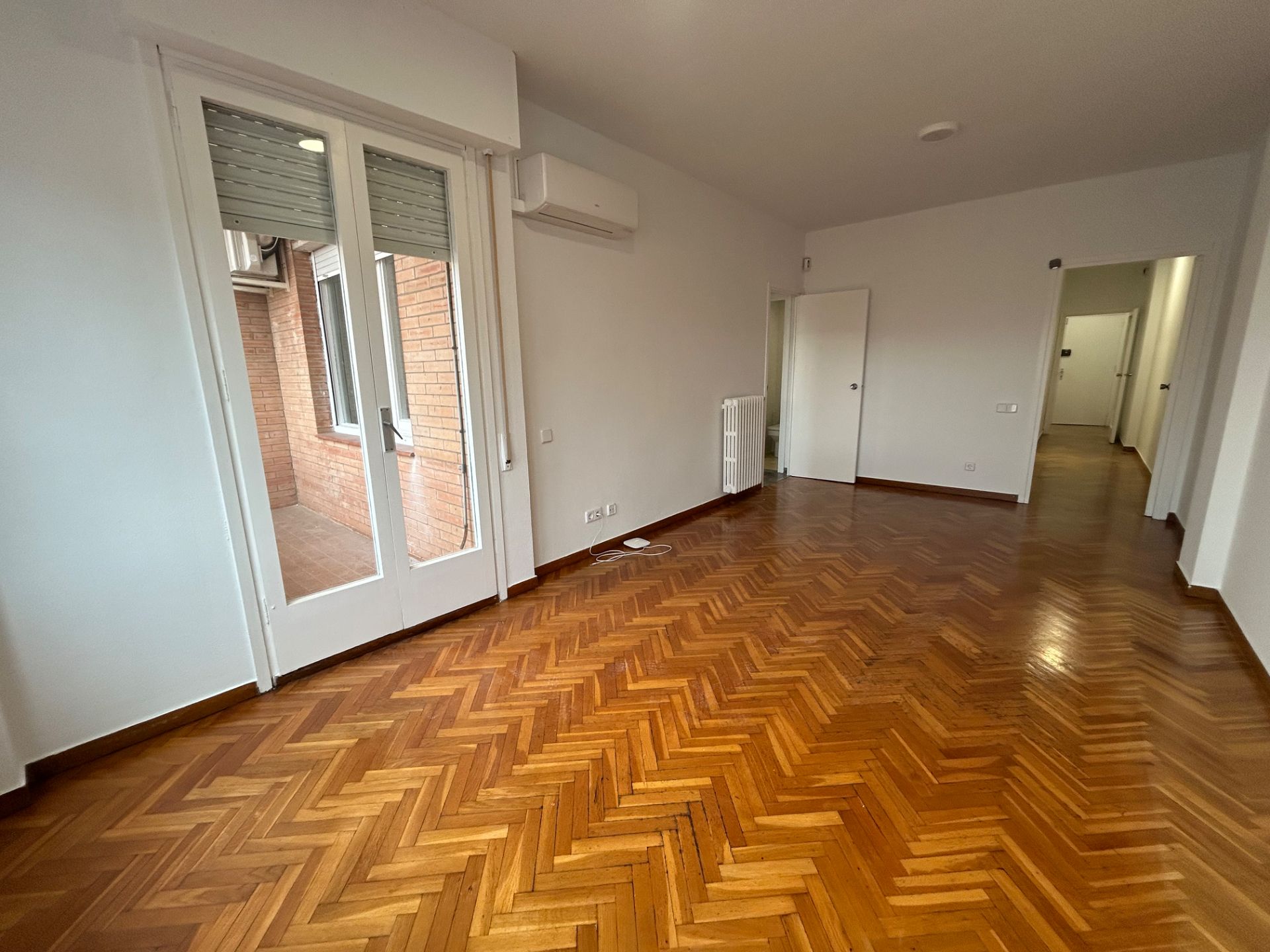 Sala d'estar de Pis de lloguer en  Barcelona Capital amb Aire condicionat, Calefacció i Parquet