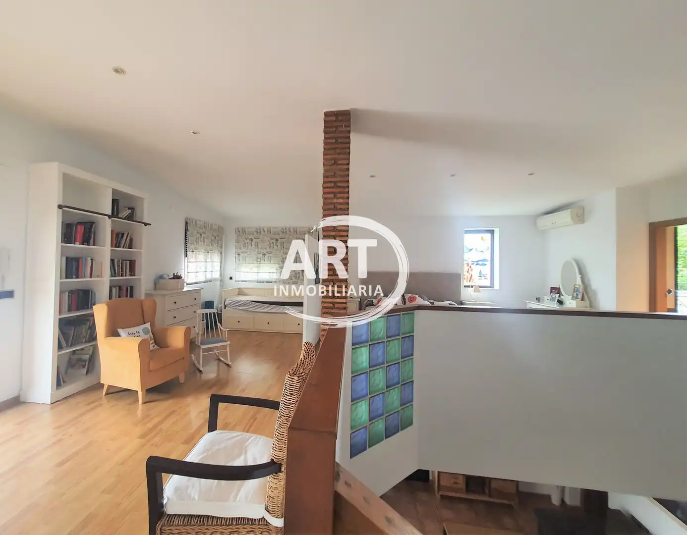 Living room of Houses for sale in L'Eliana  with Air Conditioner, Heating and Terrace