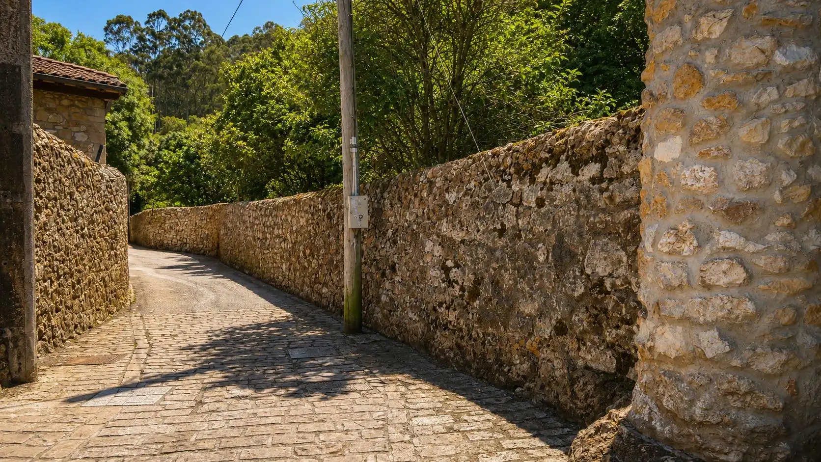 Vista exterior de Casa o xalet en venda en Alfoz de Lloredo amb Calefacció i Jardí privat