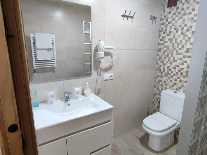 Bathroom of Houses for sale in Cazorla  with Air Conditioner, Terrace and Balcony