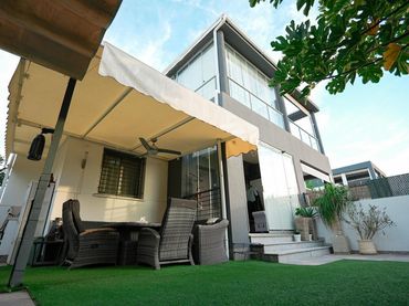 Semi-detached house with balcony for sale in Nueva Torrevieja - Aguas Nuevas