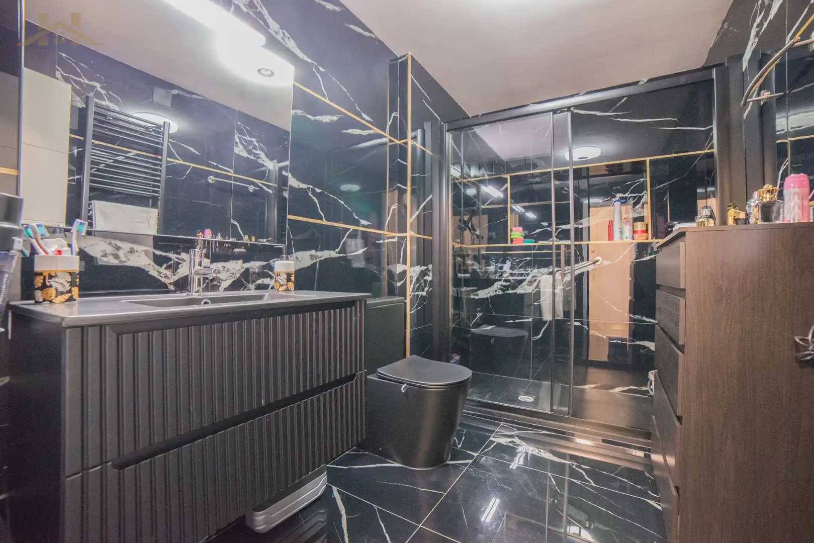 Baño de Piso en venta en Fuenlabrada con Calefacción y Amueblado