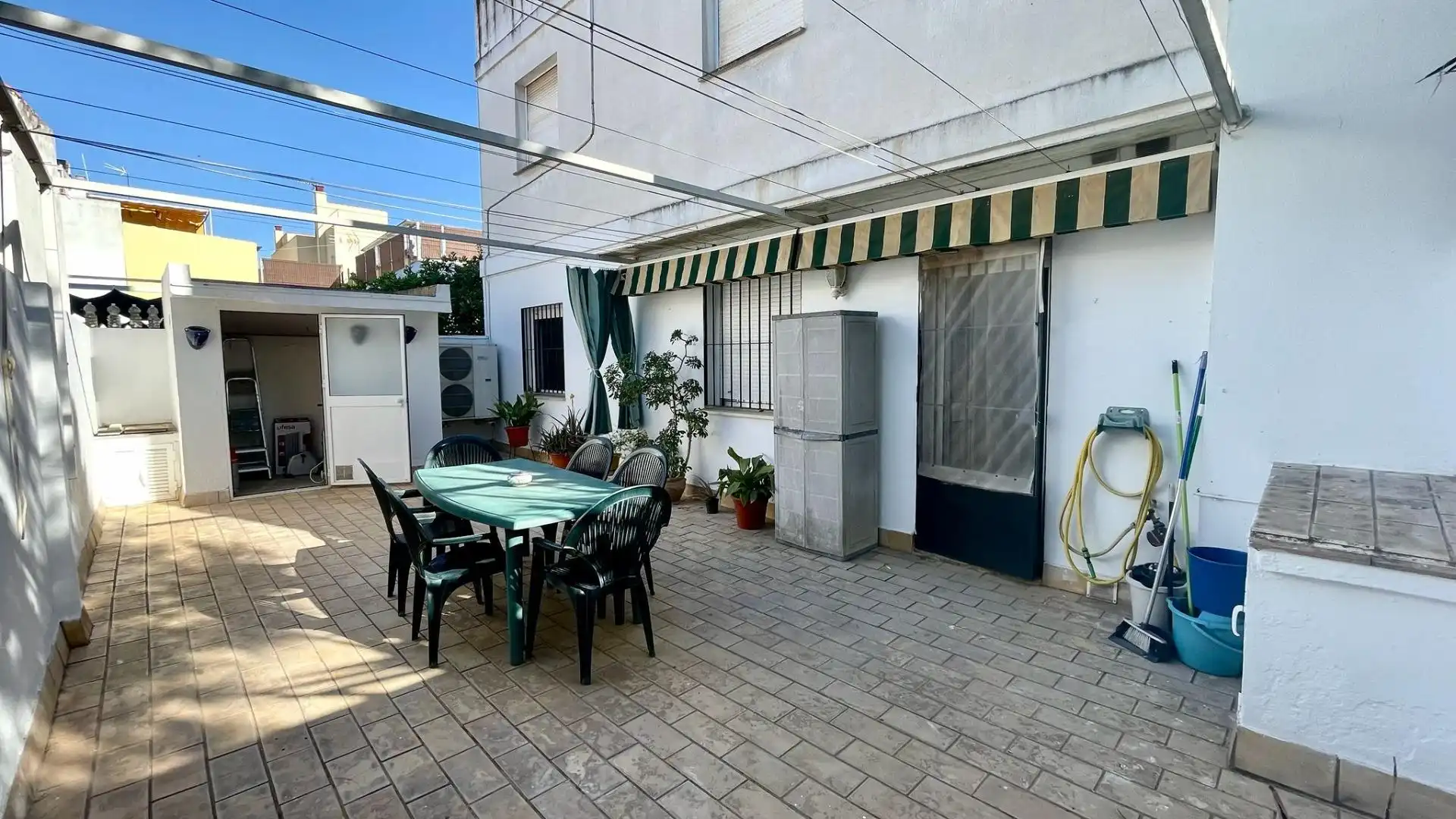 Terraza de Casa adosada en venta en Gines con Aire acondicionado