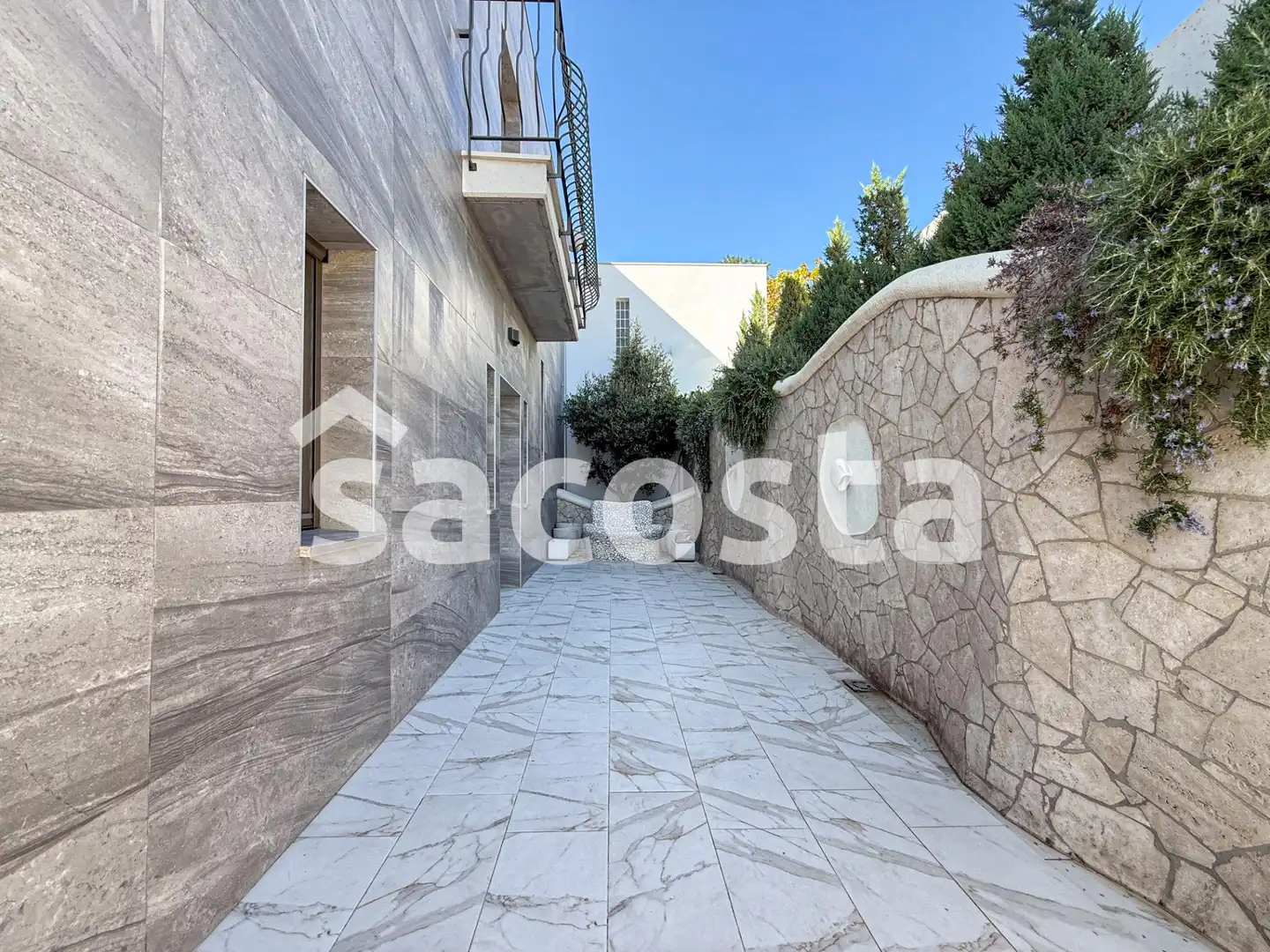 Vista exterior de Casa o xalet en venda en Lloret de Mar amb Aire condicionat, Jardí privat i Terrassa