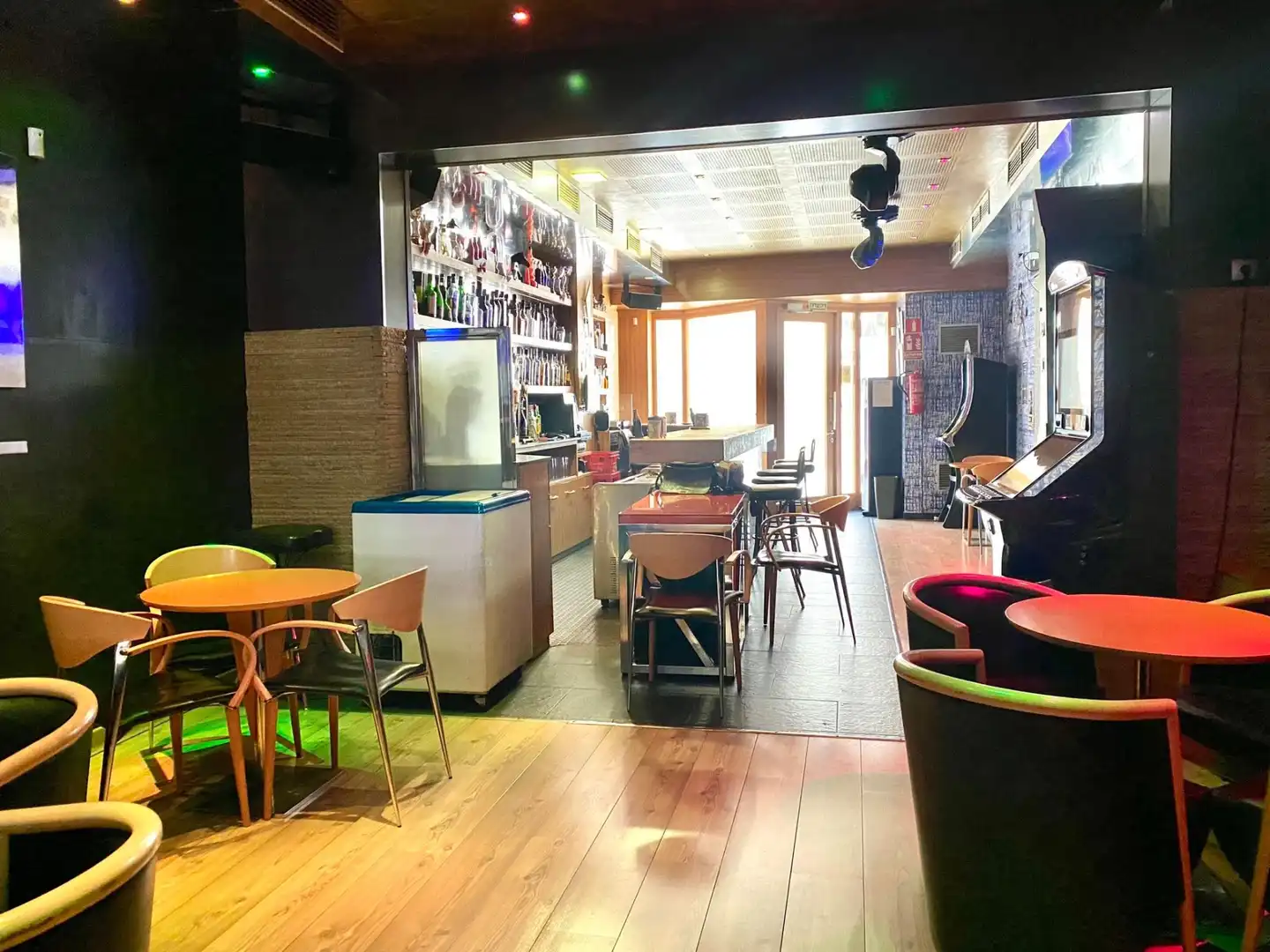Local en venta en Almería con Aire acondicionado, Amueblado y Alarma
