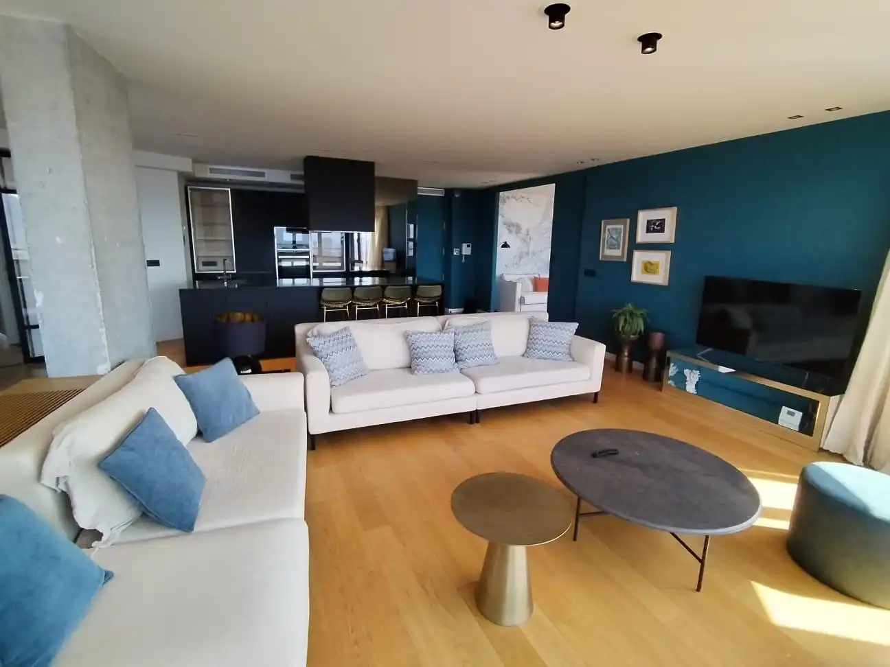 Sala d'estar de Pis en venda en Benidorm amb Aire condicionat, Moblat i Piscina comunitària