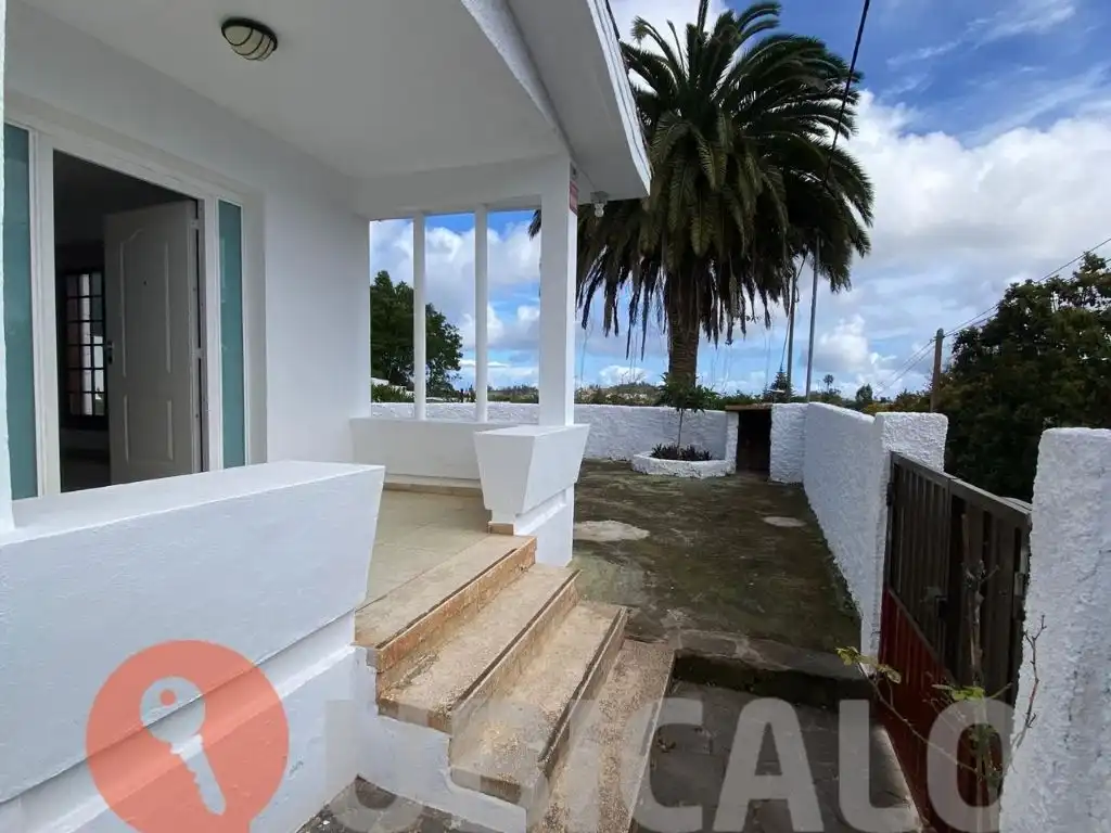 Vista exterior de Casa o xalet en venda en San Cristóbal de la Laguna amb Jardí privat, Terrassa i Traster