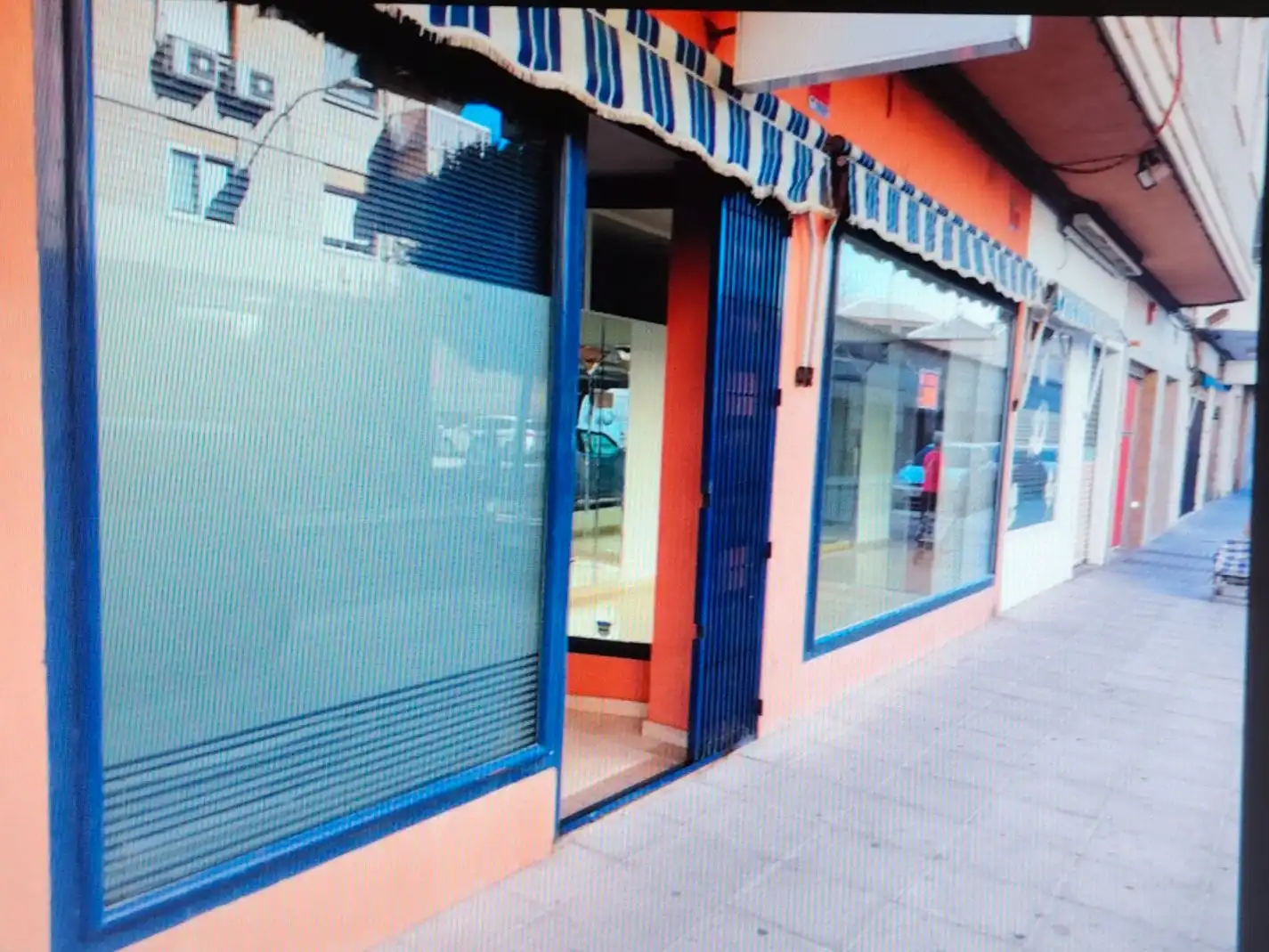Local comercial en venta en Calle Pedrera Baja 8
