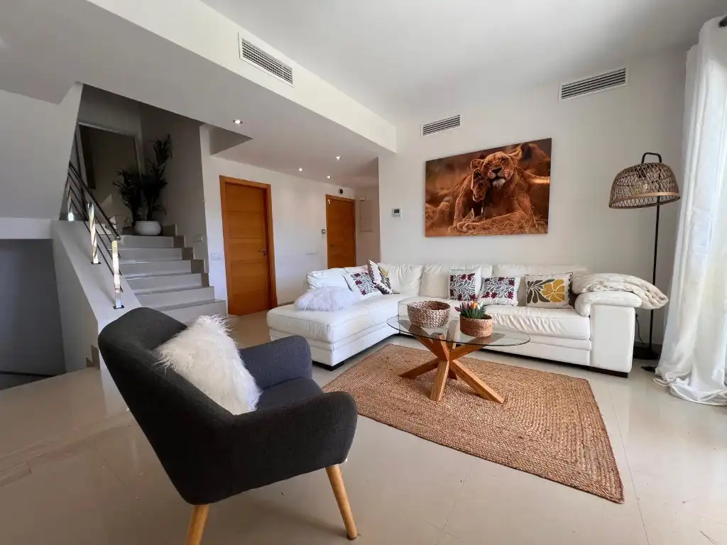 Wohnzimmer von Einfamilien-Reihenhaus zur Miete in Cala Vinyes