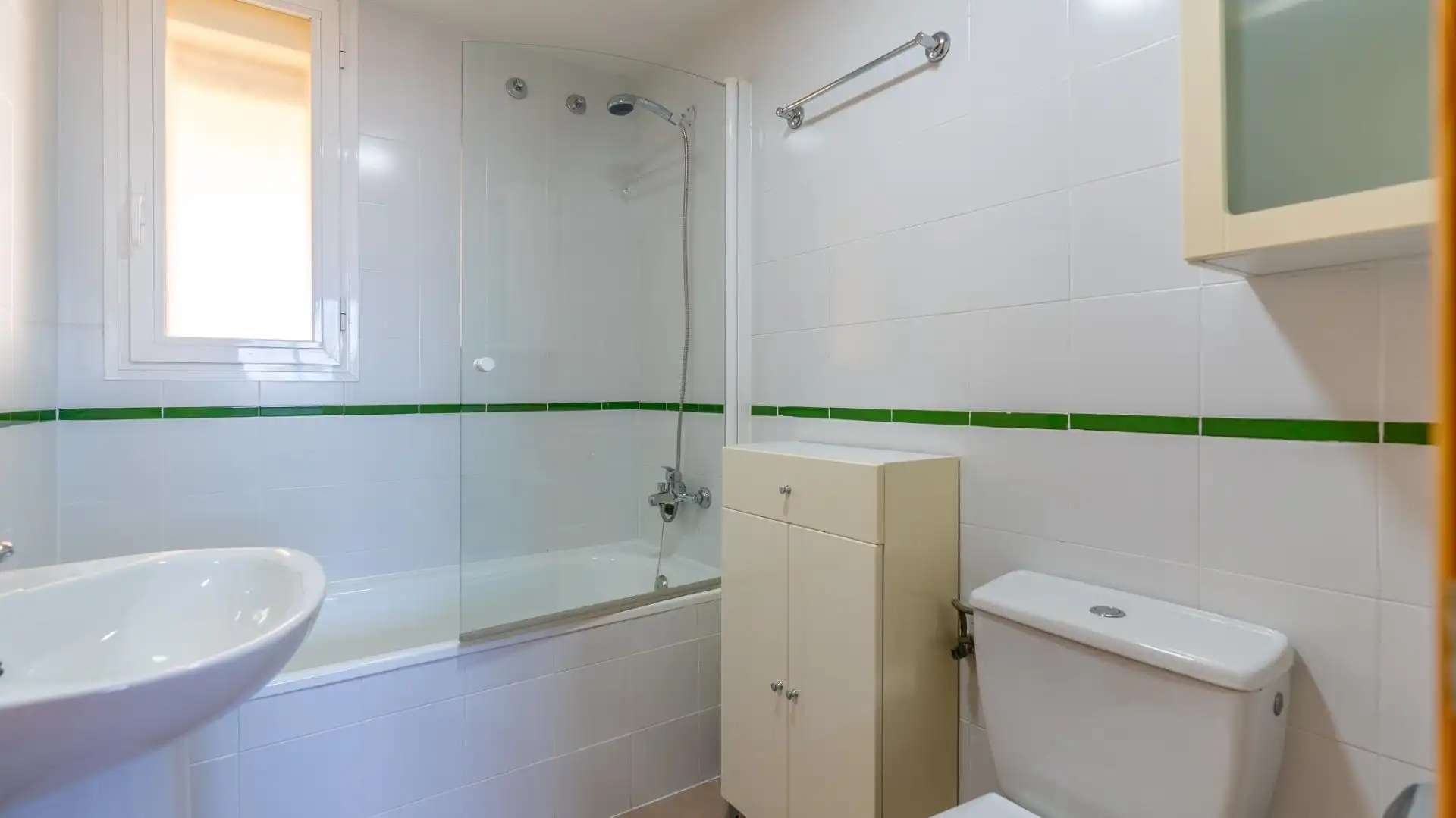 Bathroom of Attic for rent in Villajoyosa / La Vila Joiosa  with Air Conditioner, Heating and Private garden