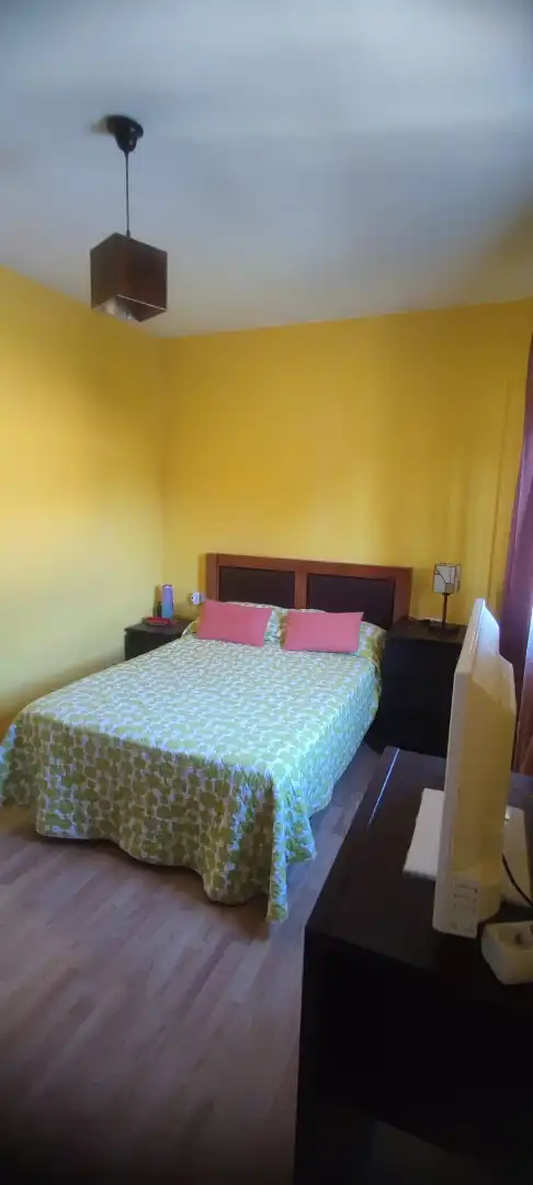 Habitación de Casa adosada en venta en Coria del Río con Trastero, Amueblado y Piscina comunitaria