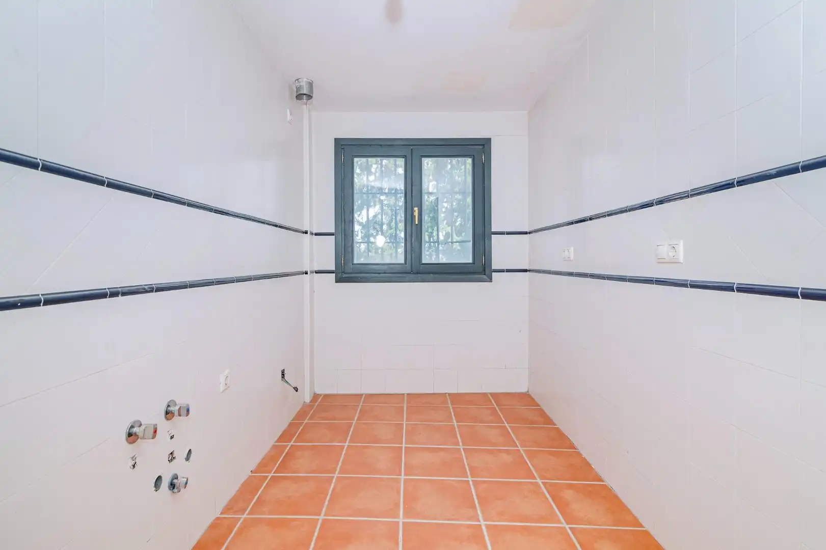 Baño de Piso en venta en La Zubia con Calefacción y Balcón