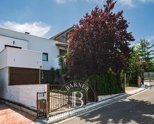 Exterior view of Single-family semi-detached for sale in Donostia - San Sebastián   with Heating, Storage room and Swimming Pool