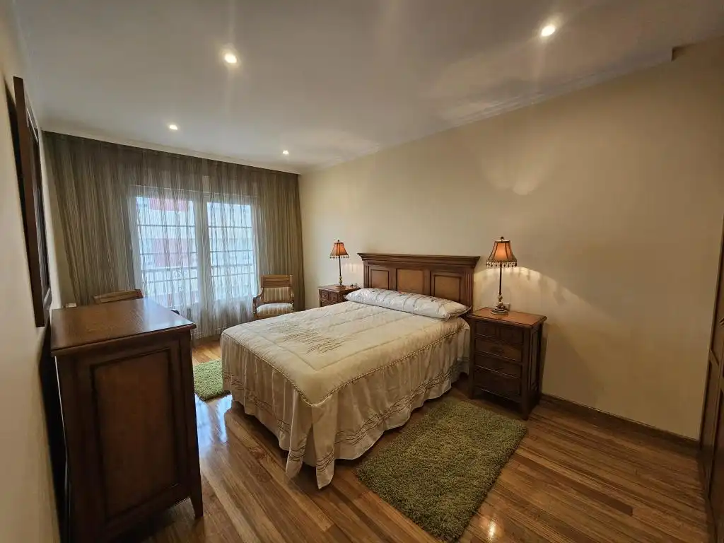 Habitación de Piso en venta en Boiro con Calefacción, Parquet y Trastero