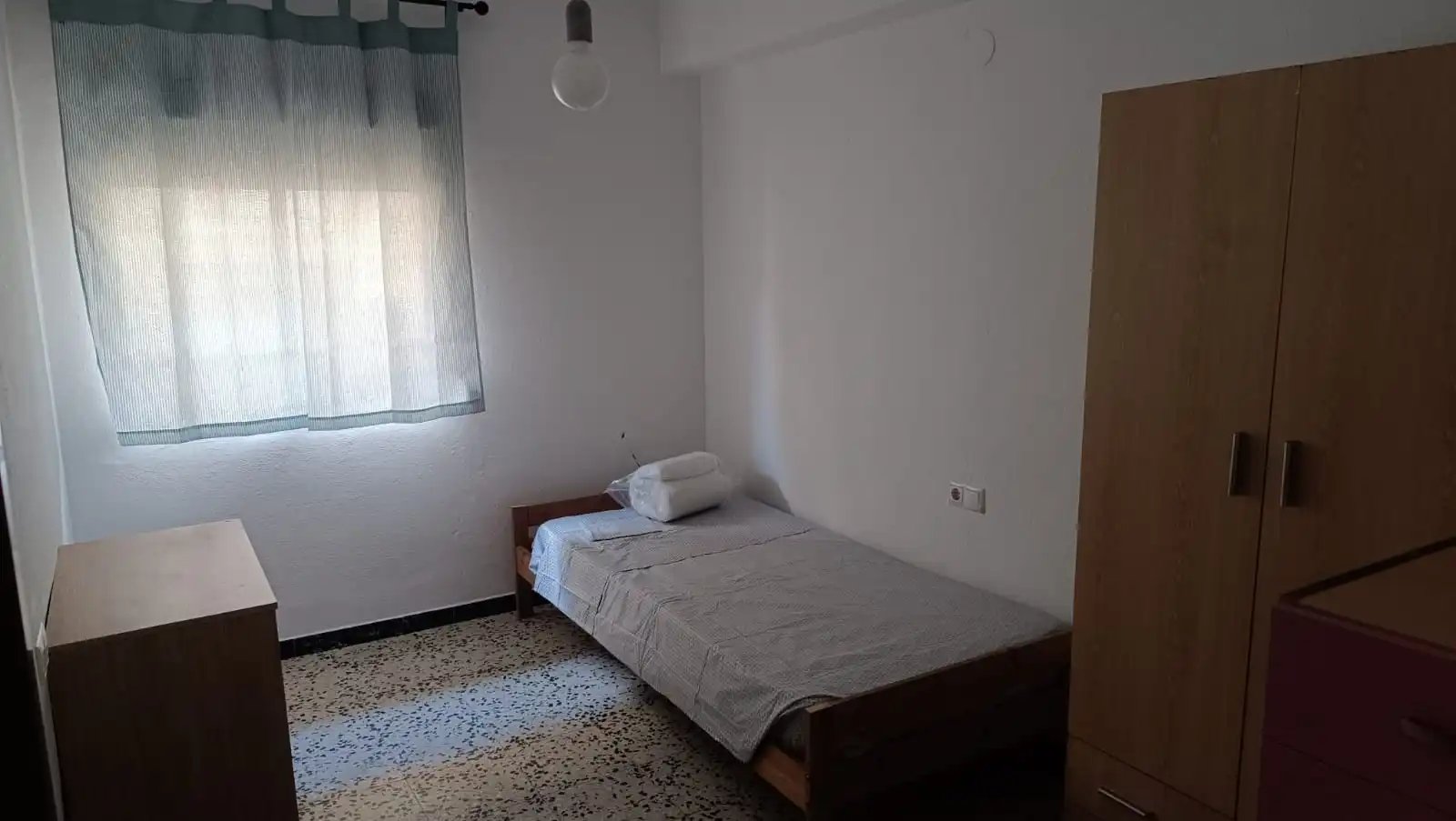 Dormitori de Pis en venda en Huelva amb Moblat, Forn i Rentadora
