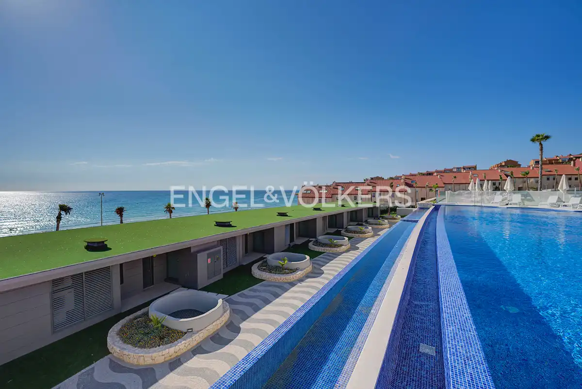 Swimming pool of Flat for rent in Alicante / Alacant  with Air Conditioner, Terrace and Furnished