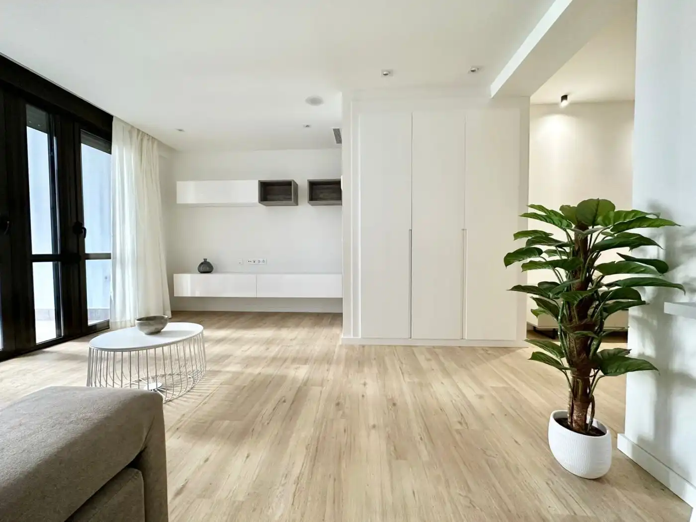 Flat for rent in Calle COLON, Sant Francesc, Ciutat Vella , Valencia Capital