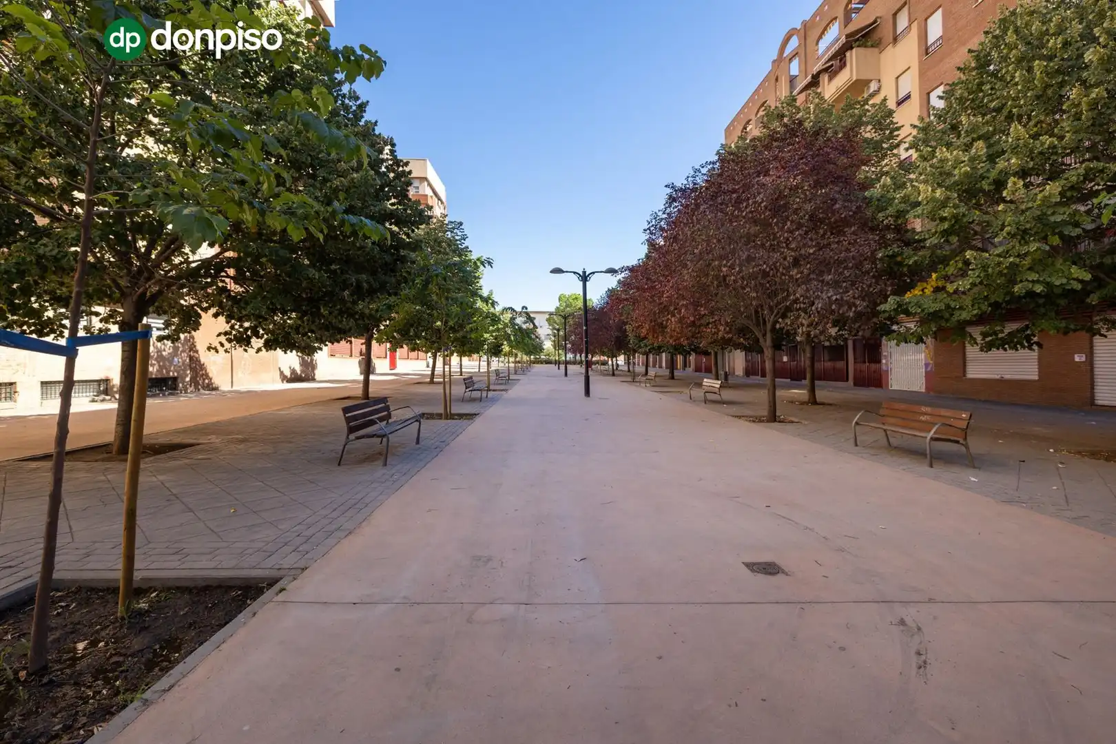 Außenansicht von Wohnungen zum Verkauf in Granada mit Heizung und Terrasse
