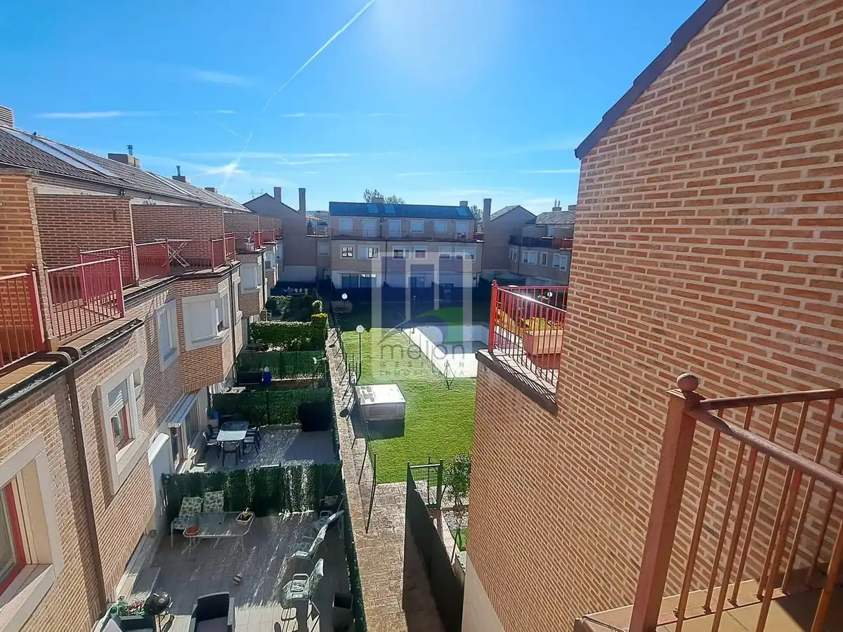 Vista exterior de Casa o xalet en venda en Burgos