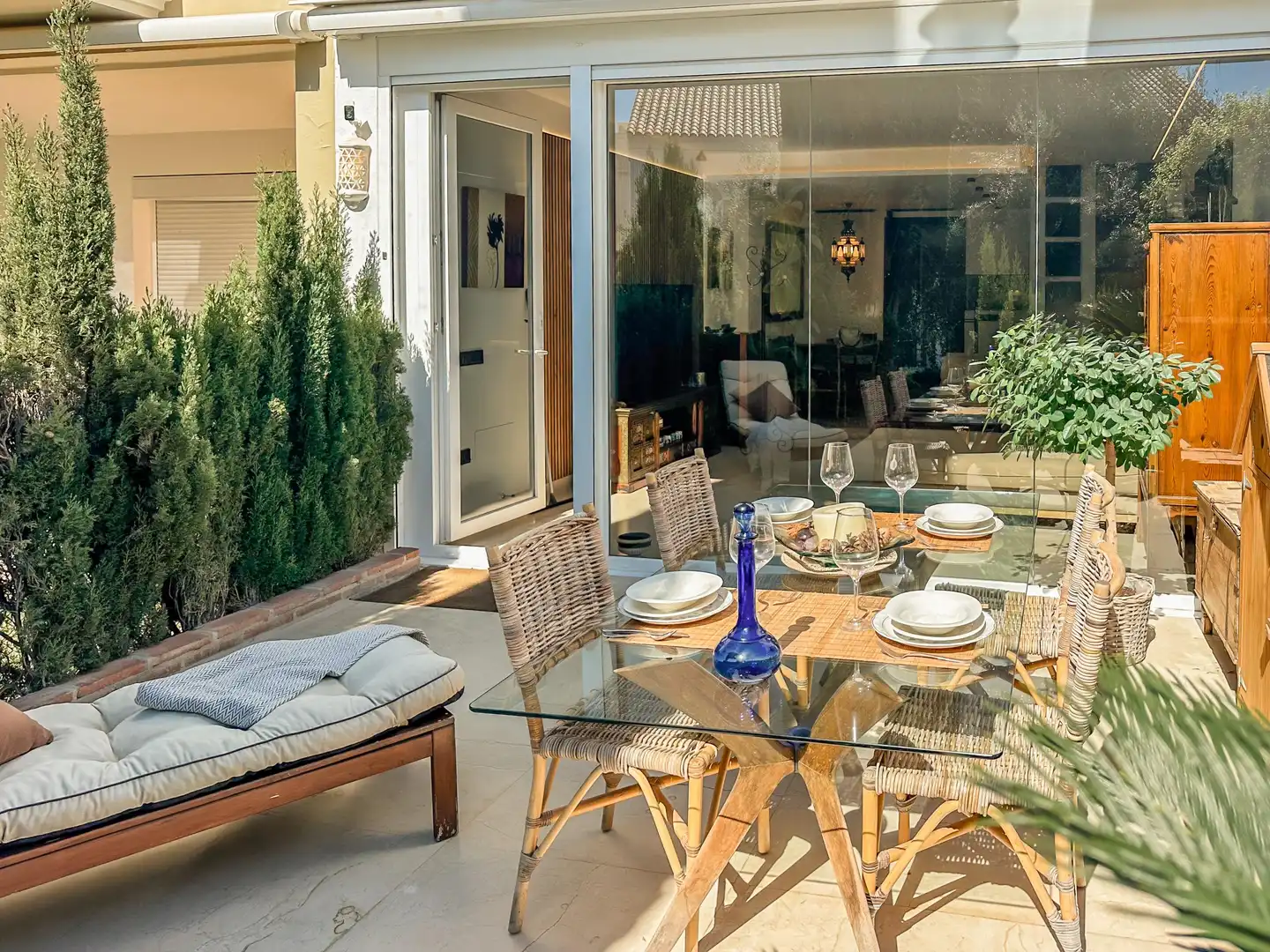 Terraza de Casa adosada en venta en Marbella con Jardín privado, Alarma y Piscina comunitaria