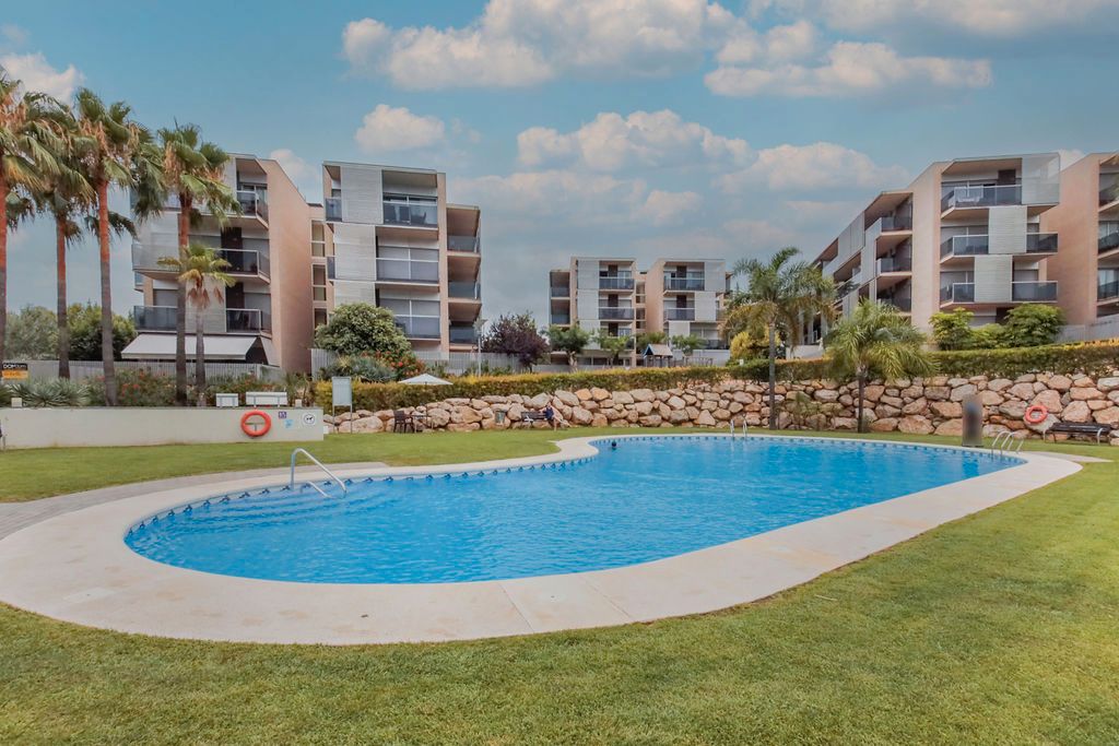 Swimming pool of Flat for sale in Salou  with Terrace, Alarm and Community pool