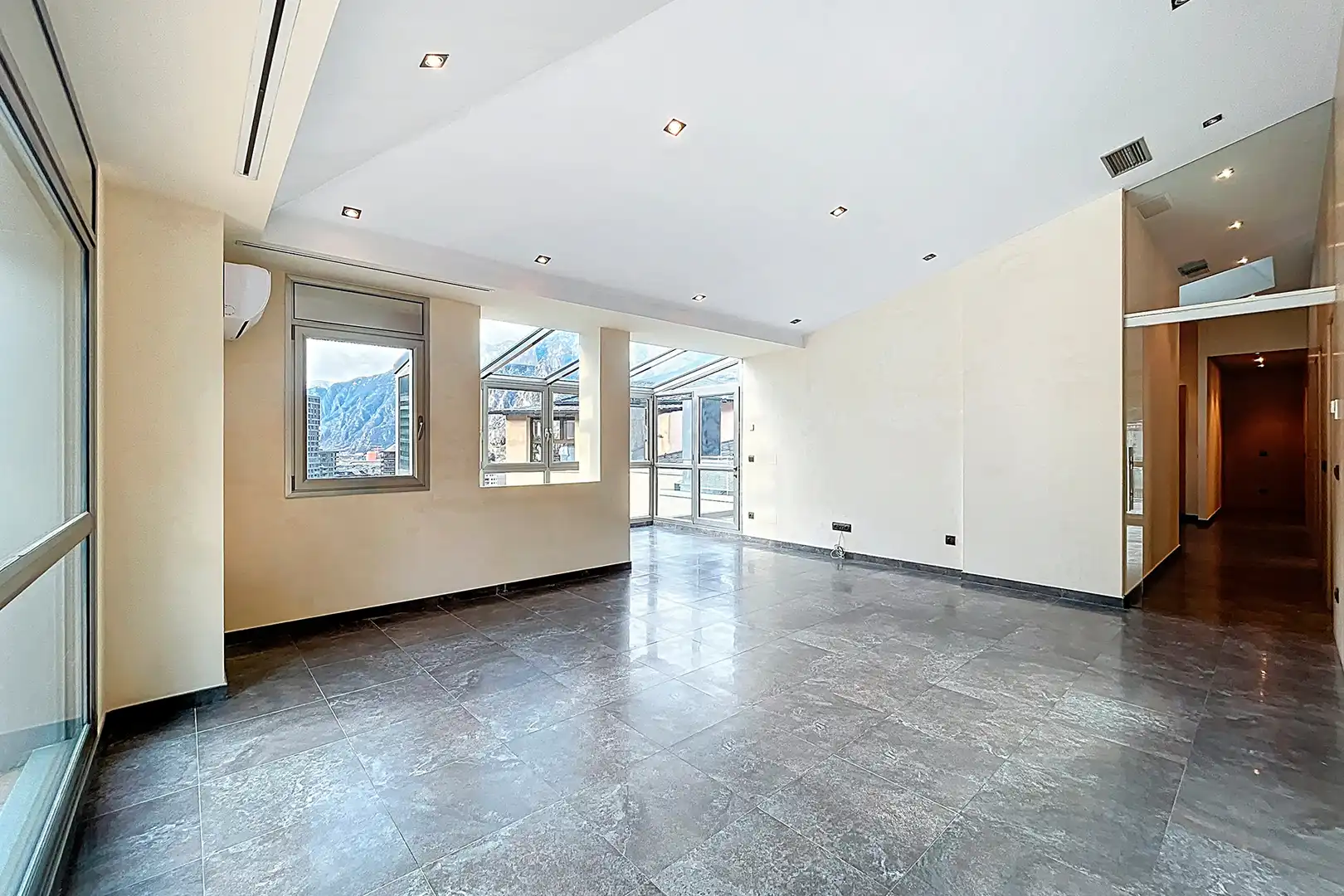 Exterior view of Attic for sale in Escaldes – Engordany  with Air Conditioner, Heating and Terrace