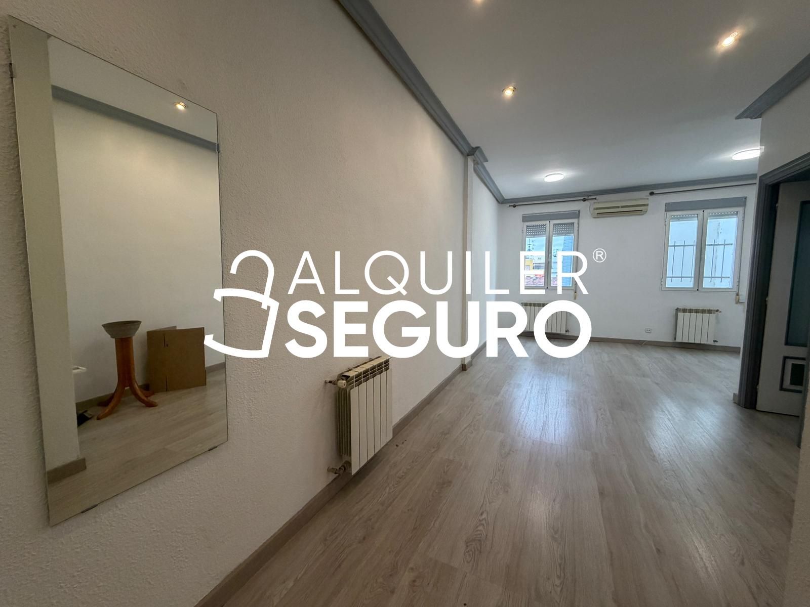 Bedroom of Flat to rent in  Madrid Capital  with Air Conditioner and Heating
