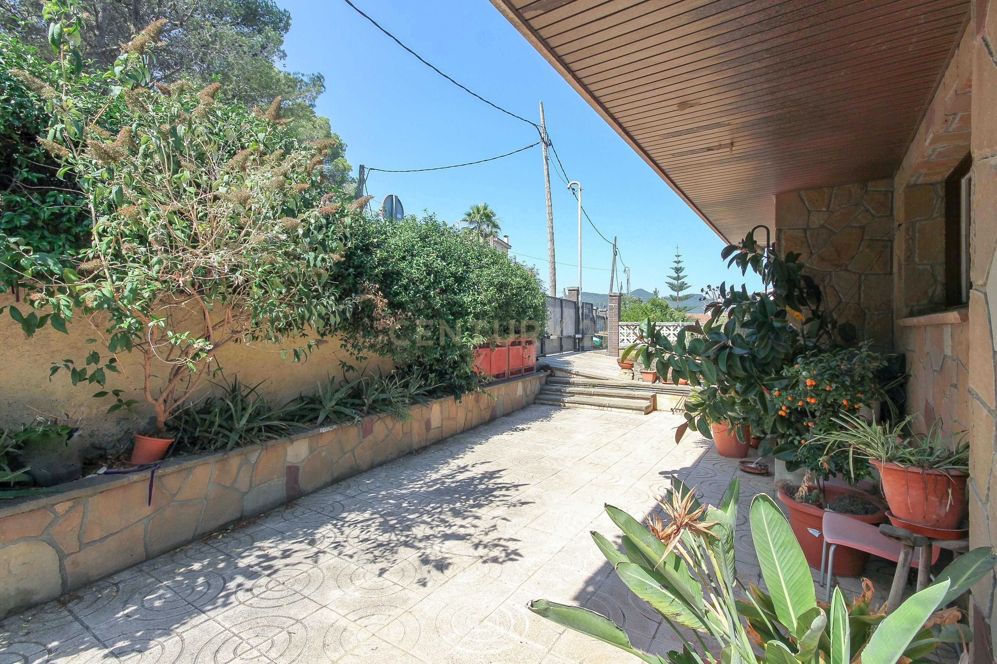 Vista exterior de Casa o xalet en venda en Cervelló amb Terrassa