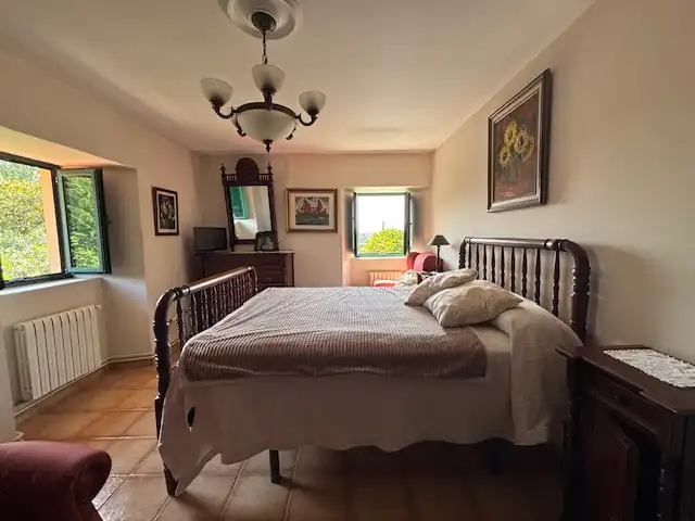Dormitori de Casa o xalet de lloguer en Valdoviño amb Calefacció, Jardí privat i Parquet