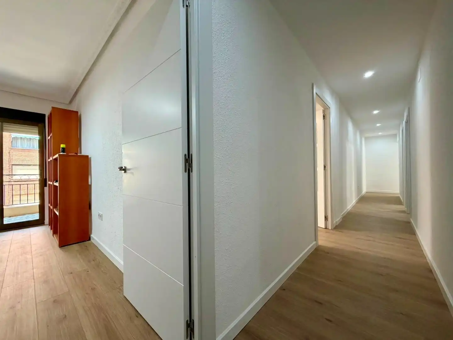 Flat for rent in Valencia  with Air Conditioner, Heating and Balcony