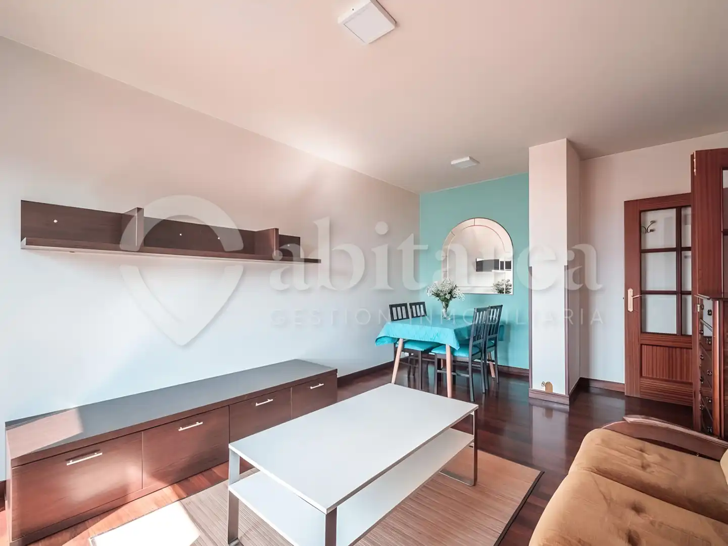 Sala de estar de Piso en venta en El Astillero   con Calefacción, Parquet y Trastero