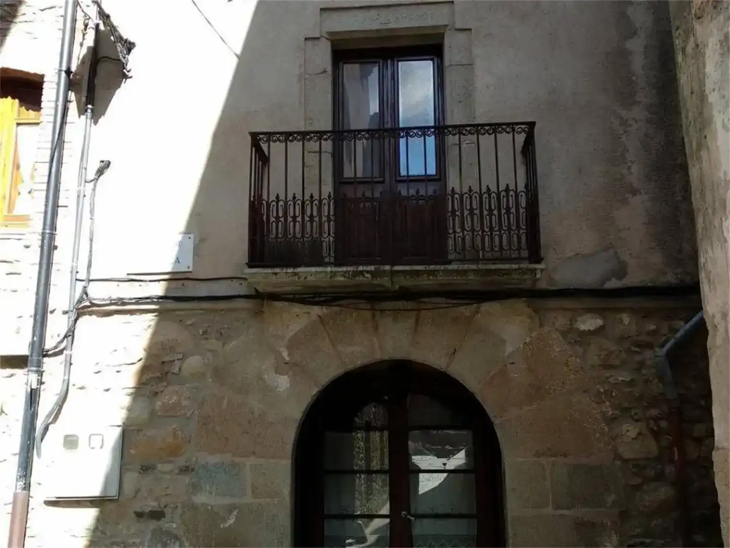 Vista exterior de Finca rústica en venda en Osor amb Parquet, Moblat i Balcó