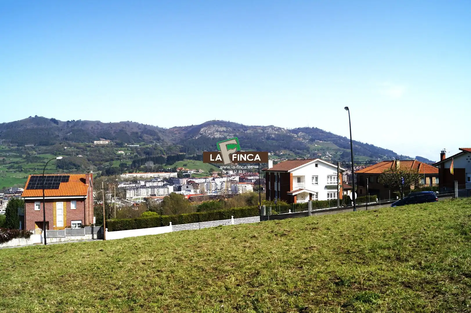 Vista exterior de Residencial en venta en Oviedo 