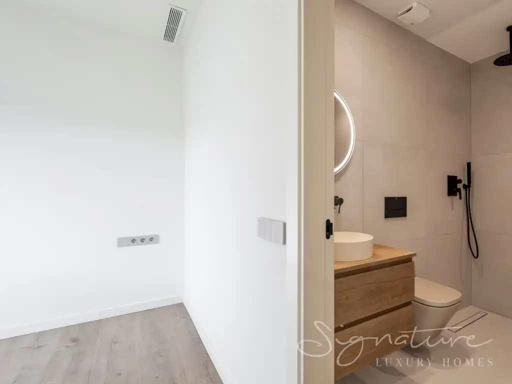 Bathroom of Houses for sale in Sant Cugat del Vallès  with Air Conditioner, Private garden and Swimming Pool