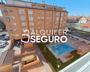 Vista exterior de Pis de lloguer en Valdemoro amb Calefacció i Piscina