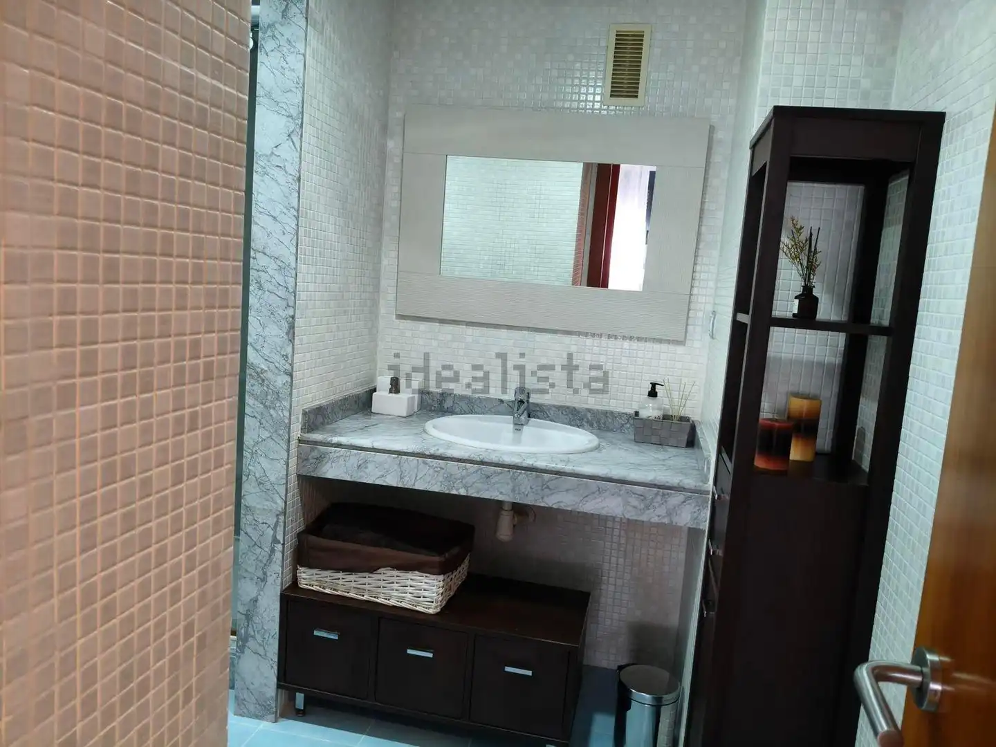 Bathroom of Flat for rent in Valterna
