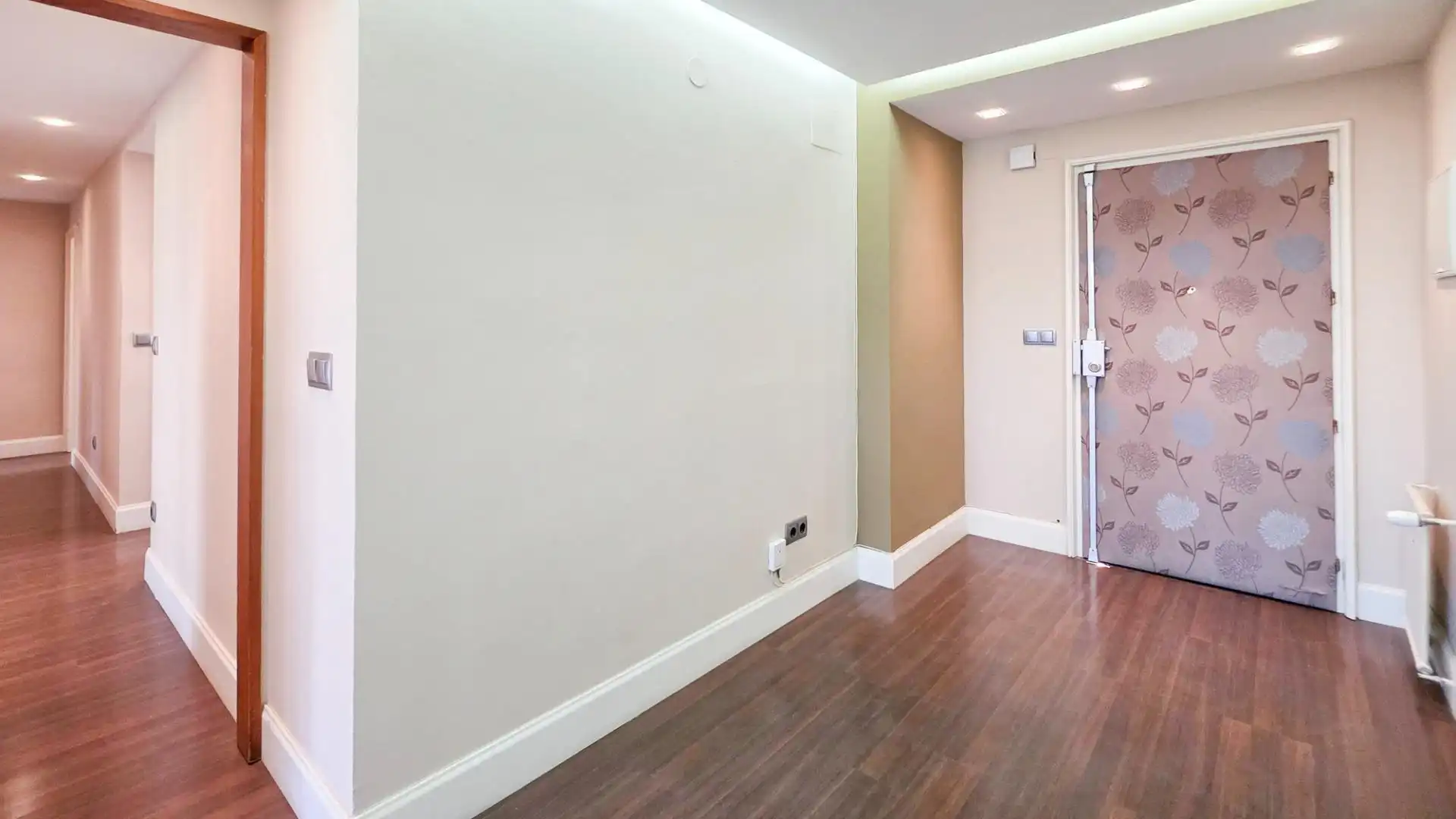 Wohnung zum Verkauf in  Jaén Capital mit Klimaanlage und Heizung