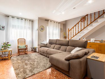 Casa a schiera con balcone in vendita a Carrer del Cid 5