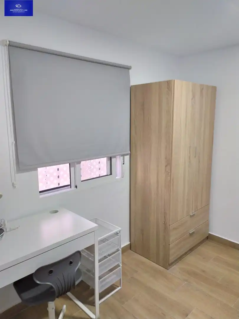 Schlafzimmer von Erdgeschoss zur Miete in Cádiz mit Möbliert