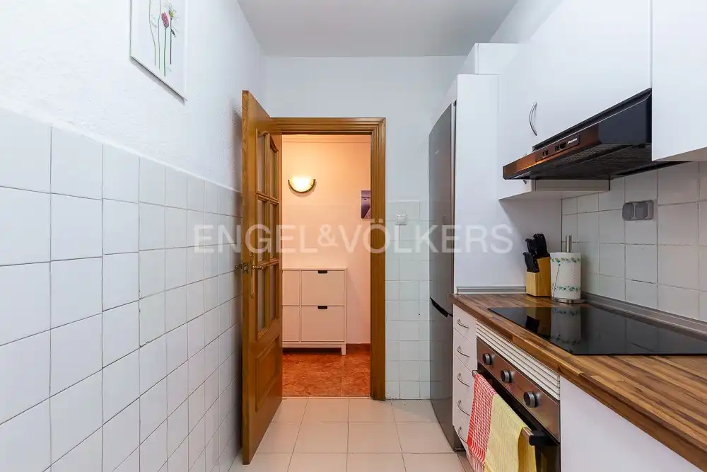 Kitchen of Flat for rent in Valencia  with Air Conditioner, Heating and Furnished