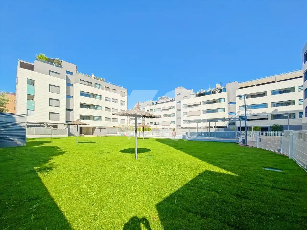 Vista exterior de Dúplex en venta en Madrid con Aire acondicionado, Calefacción y Terraza