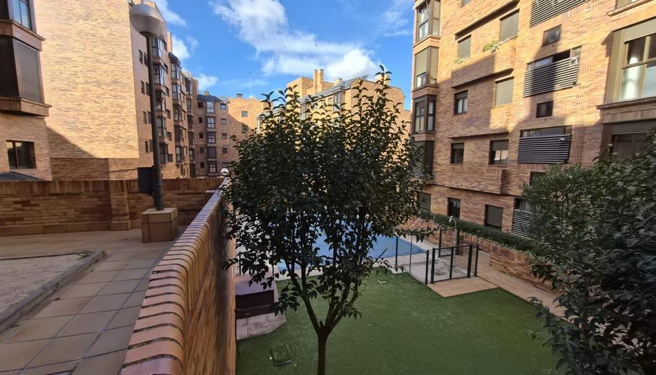Foto 1 de Apartament de lloguer a Valdezarza, Madrid