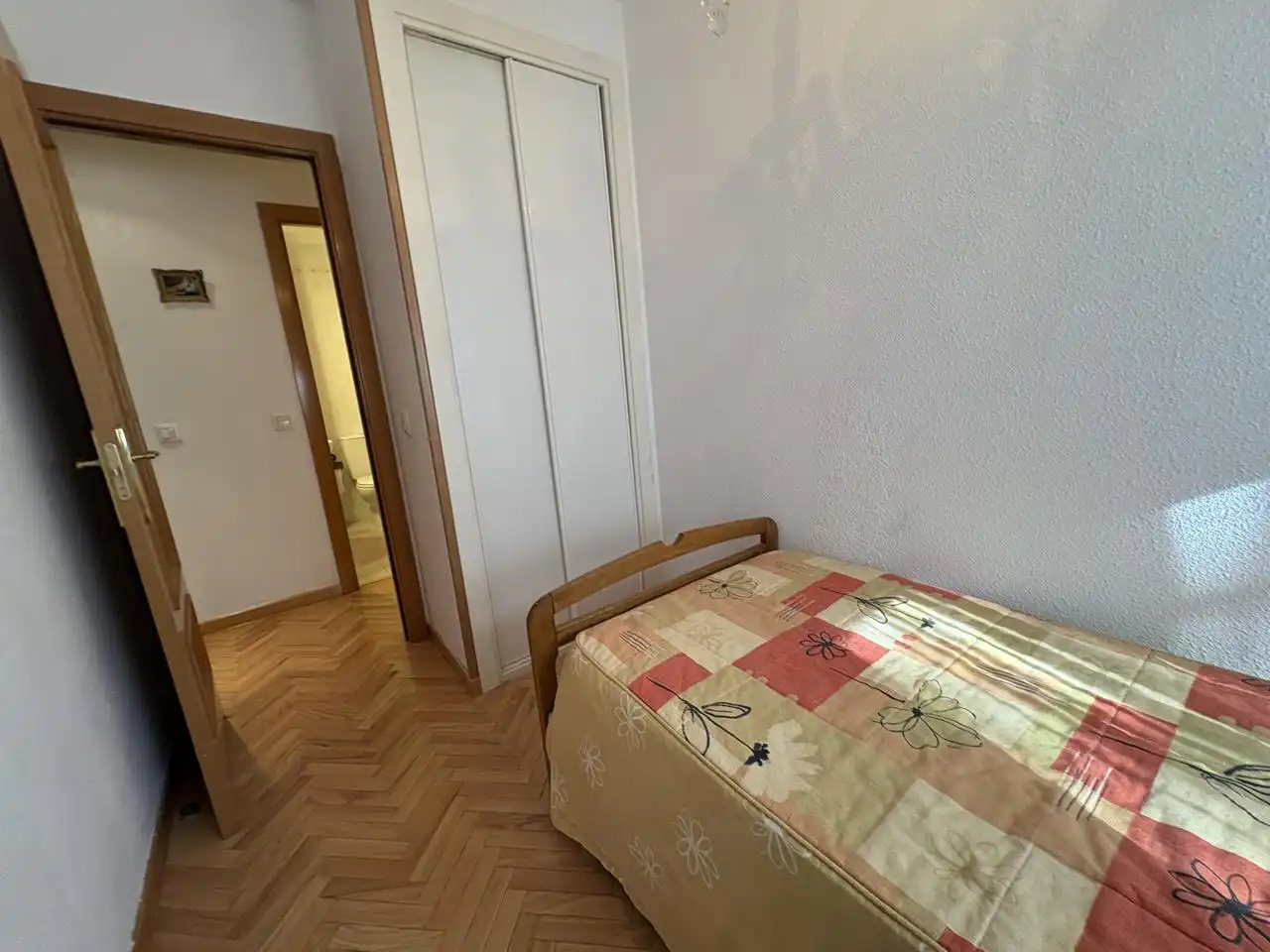 Wohnung zur Miete in Calle Ramón María del Valle Inclán, Espartales