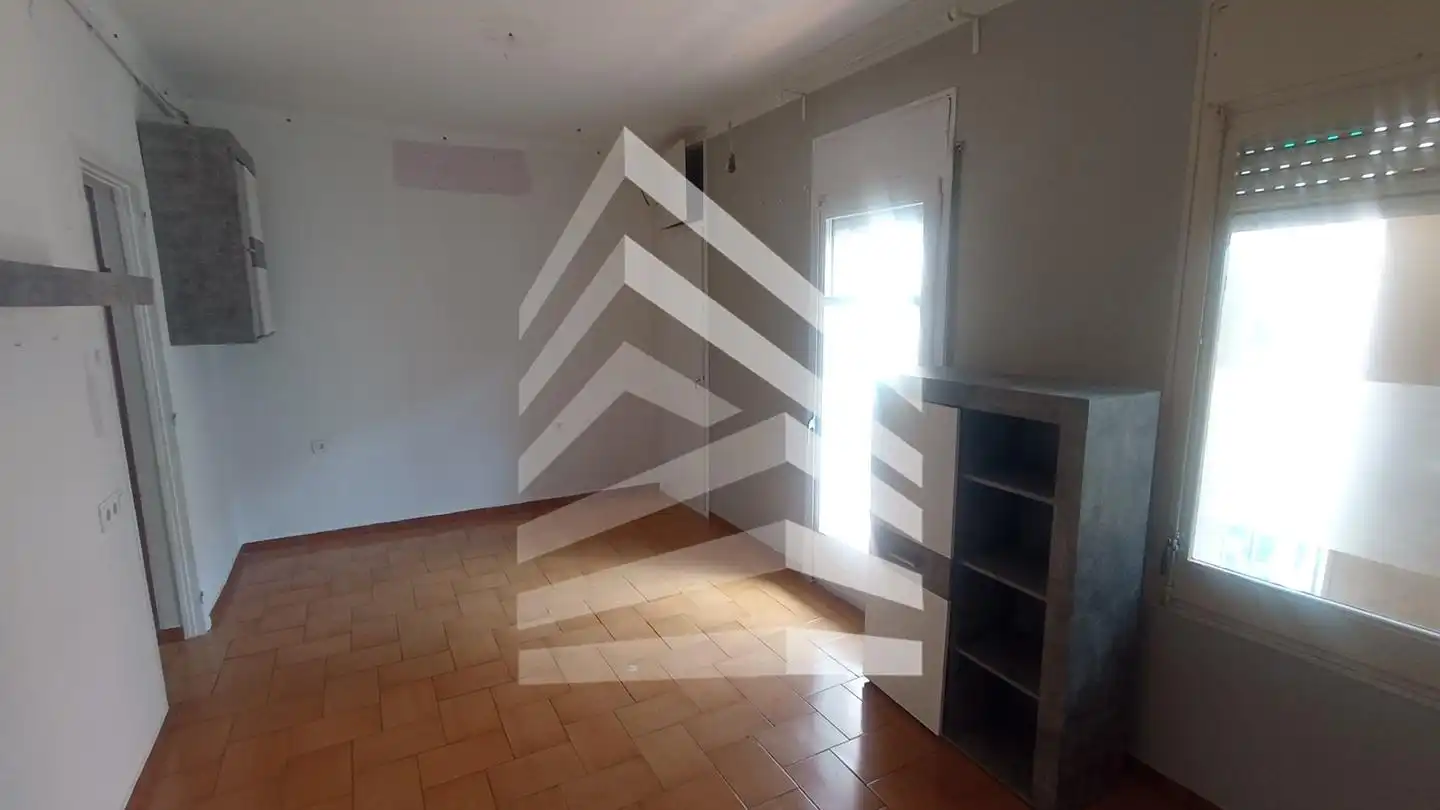 Flat with terrace for sale in calle de Bofarull, imagen 3