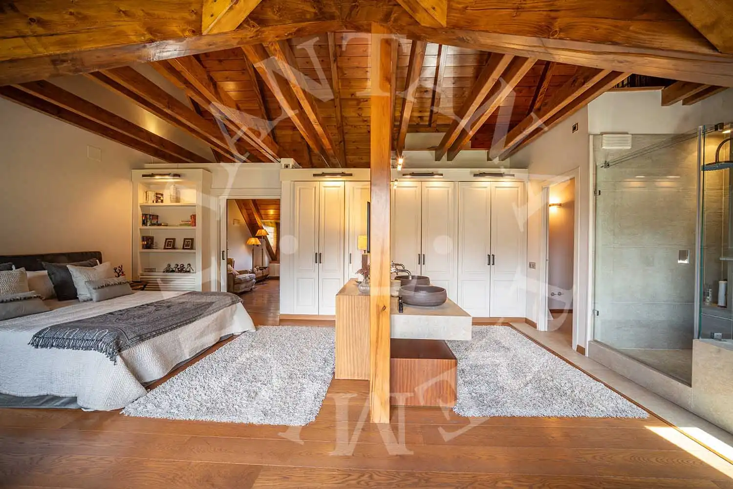 Habitación de Casa adosada en venta en Naut Aran con Calefacción, Jardín privado y Parquet