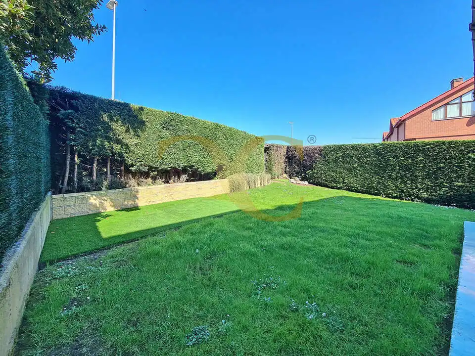Detached house with garden for sale in Camino de la Belga, imagen 3