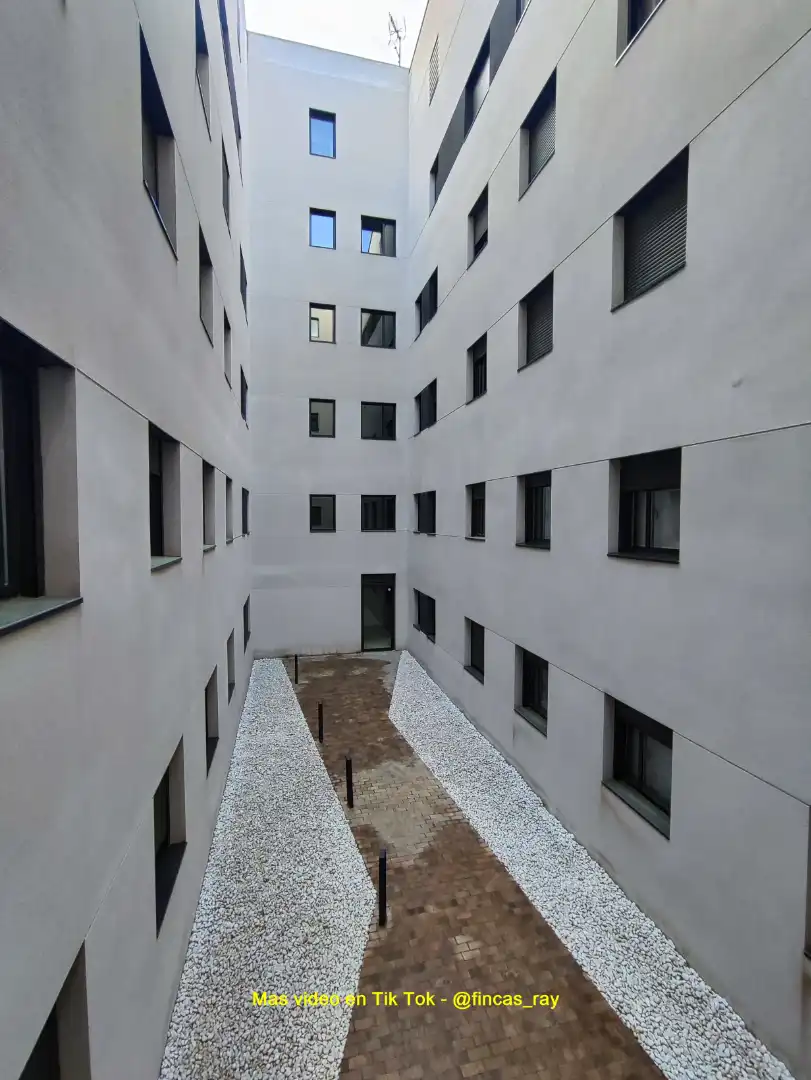 Vista exterior de Piso en venta en Ripollet con Aire acondicionado, Calefacción y Parquet