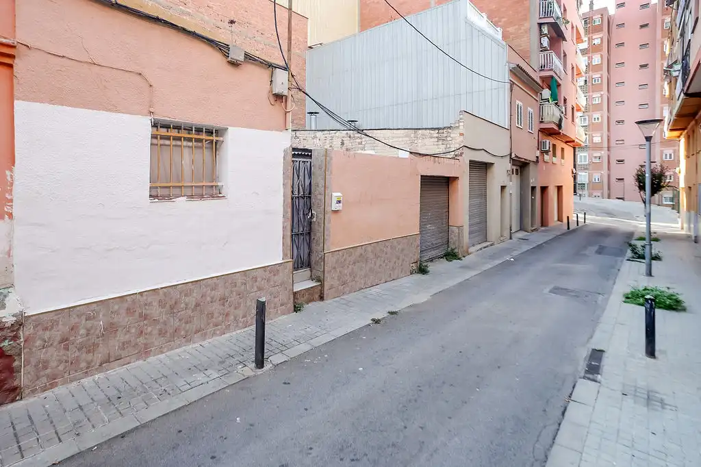 Außenansicht von Grundstücke zum Verkauf in Badalona